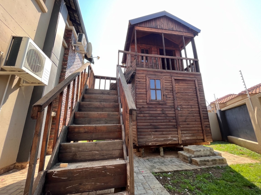 3 Bedroom Property for Sale in Baillie Park North West
